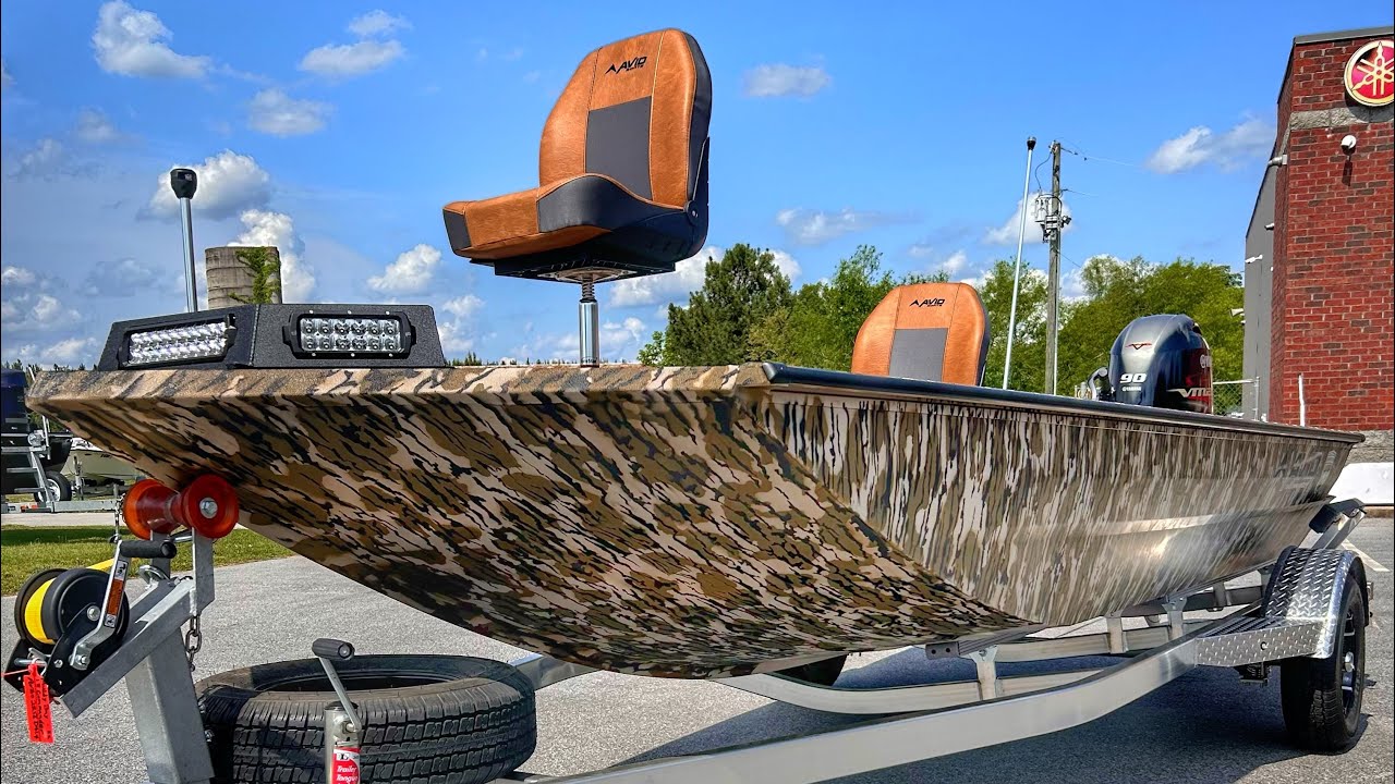 The AVID 18 Rogue CC MOSSY OAK® Gamekeeper® Edition
