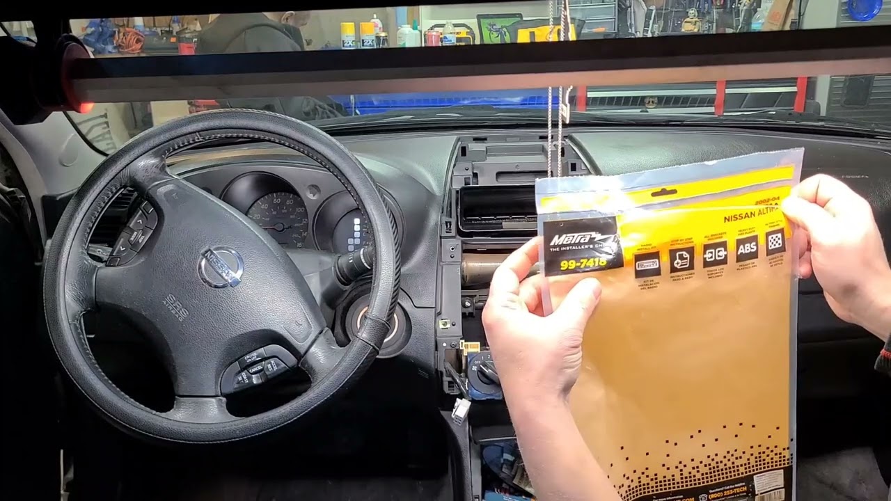 Снятие и установка стереосистемы Nissan Altima SE 2002 года