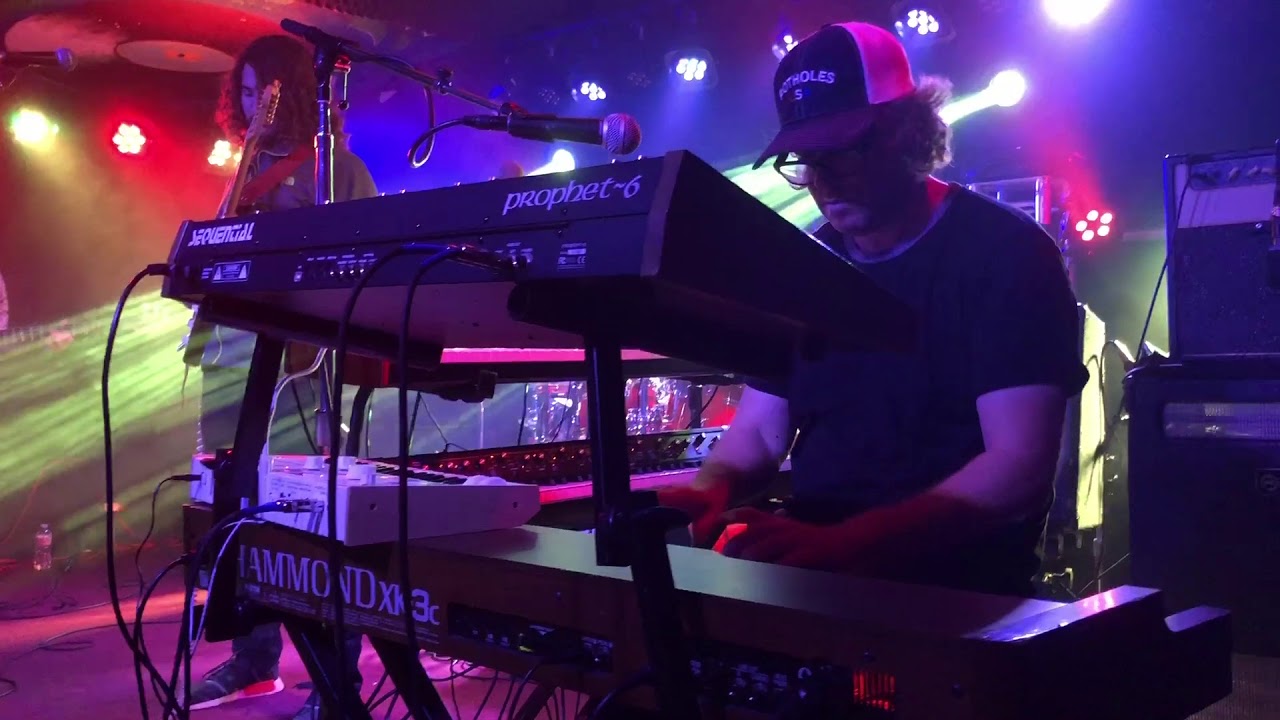 The Higgs - Kung Fu You @ Moe's Alley, Santa Cruz, CA 11/29/17