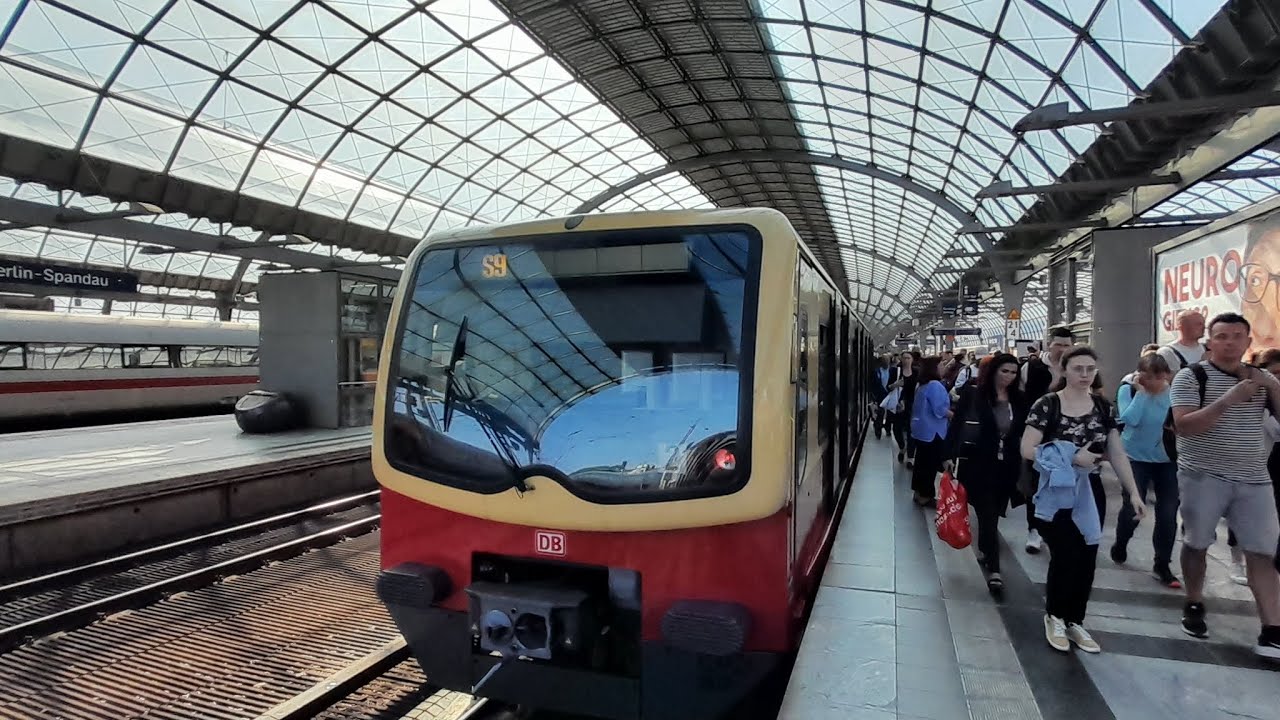 Mit dem Mod.BR 481 S-Bahn Berlin Als S9 Von Berlin Flughafen Terminel 1-2 nach Berlin-Spandau