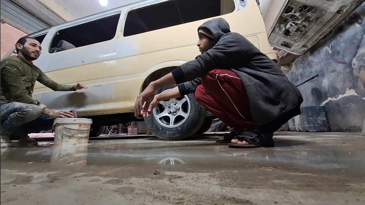 car bus repair / معجون صنفرة ميكروباص بالكامل الاسطي شريف والاسطي احمد الابيض . الورشه