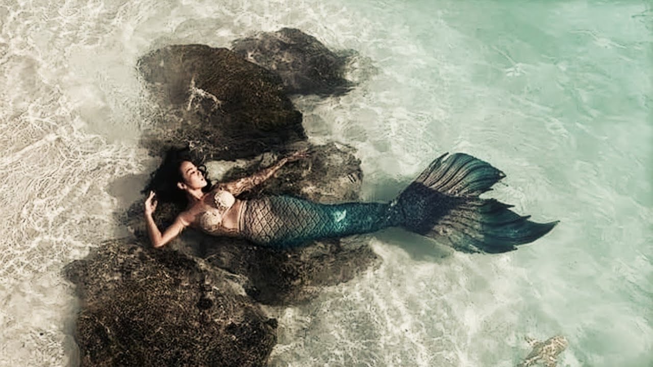 Iara: Canta e encanta sereia dos lagos! Tua beleza é a própria melodia... 🫧🌊💦 |Feat: @slythersbite 