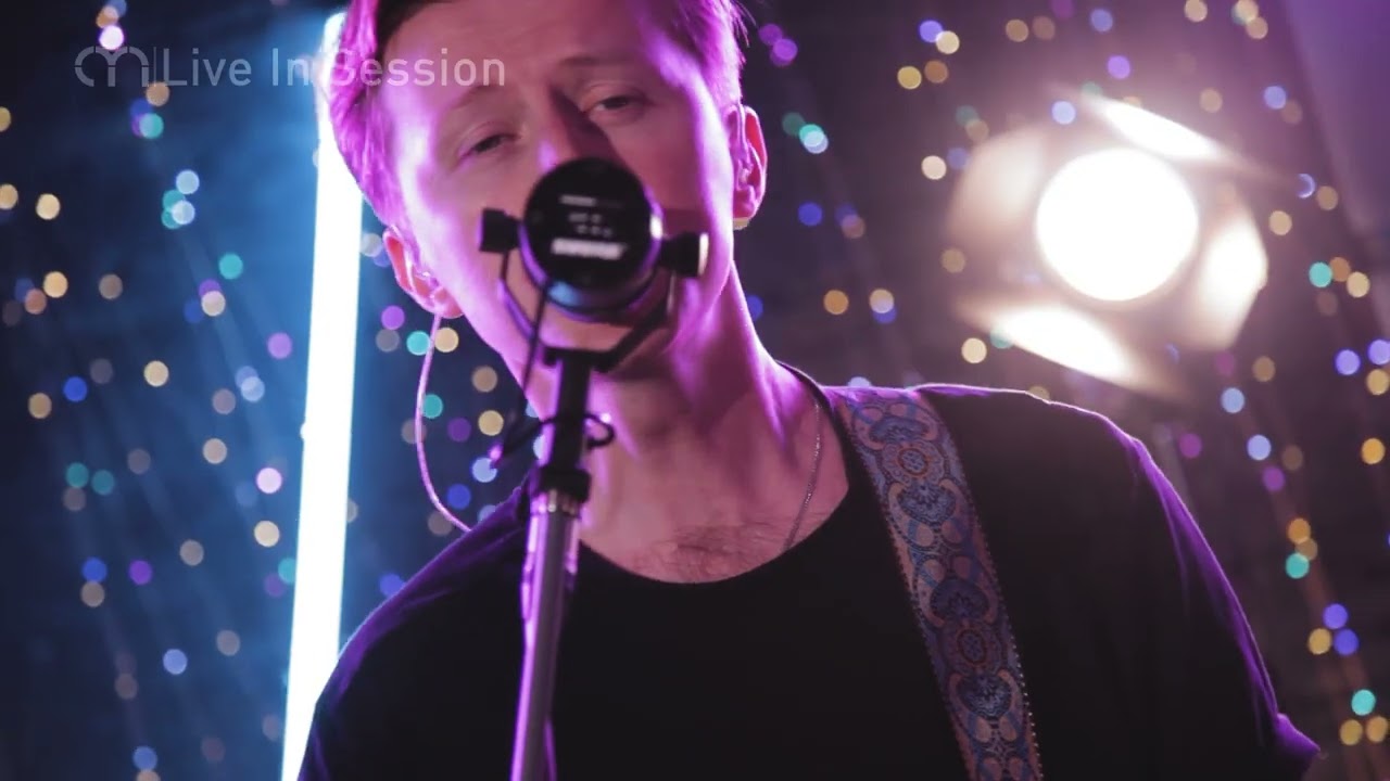 The Kicks 'Go Your Own Way' / Fleetwood Mac (Cover) Live Wedding Band Surrey - AliveNetwork.com
