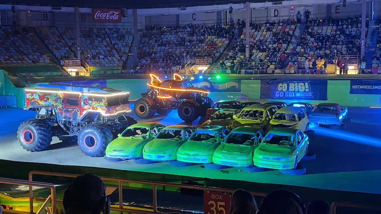 Hot Wheels Monster Trucks Live Glow-N-Fire Albuquerque Saturday Afternoon | 11-08-25 (Show 1)