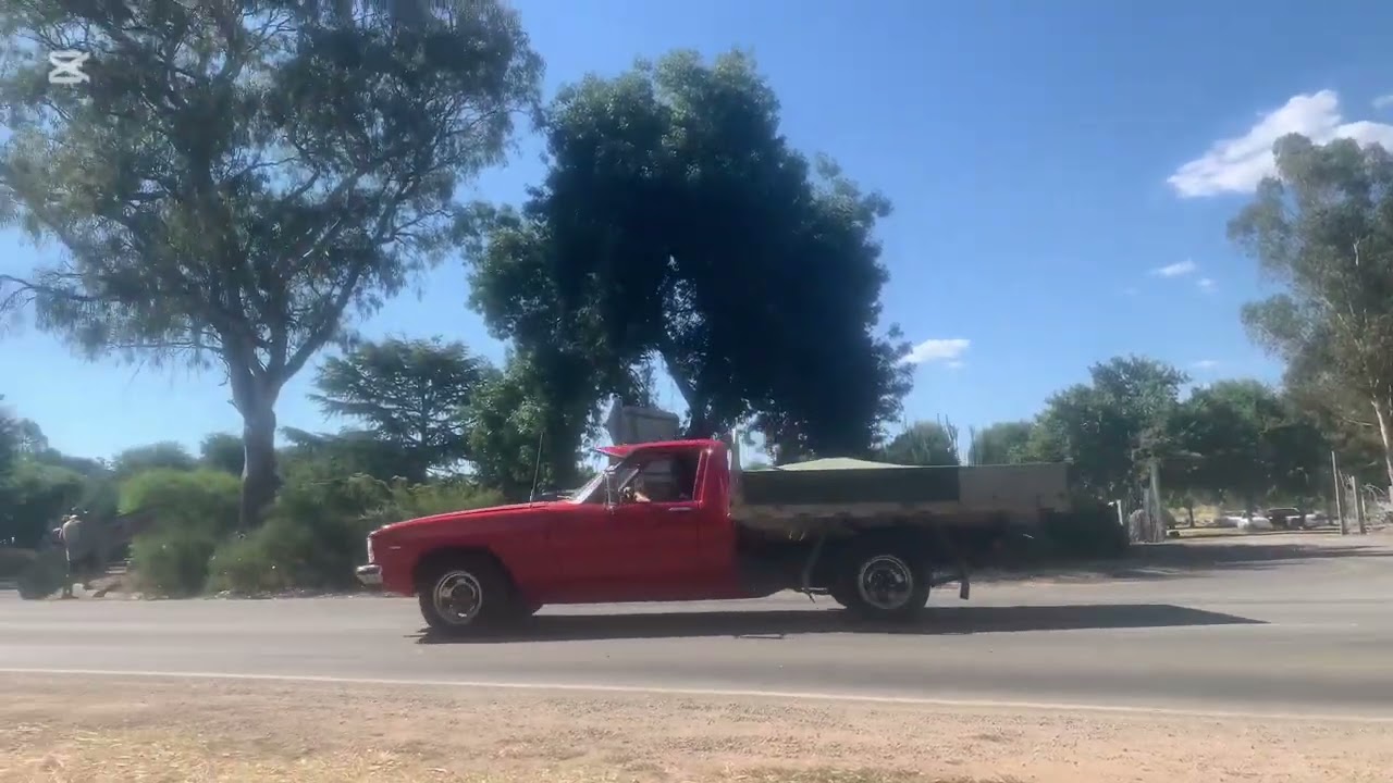 Cars leaving Ozfest Mansfield Victoria