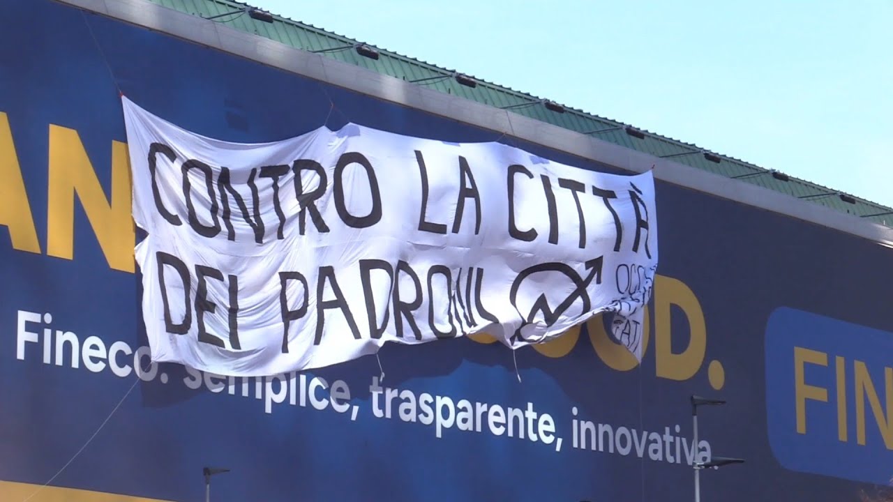 Milano, corteo per il Leoncavallo. Blitz dei manifestanti nel cantiere del Pirellino