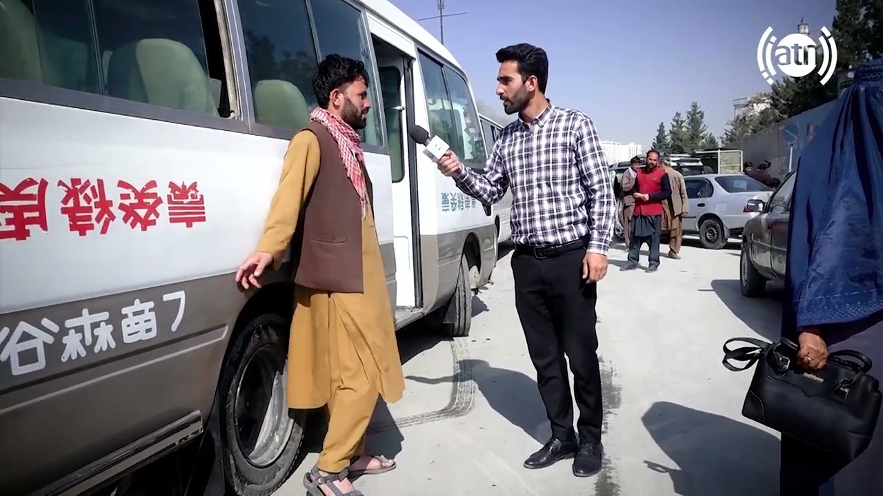 Drivers and vendors in Banayee Road, 4th Makroryan/رانندگان و دست فروشان در سرک بنایی مکروریان چهارم