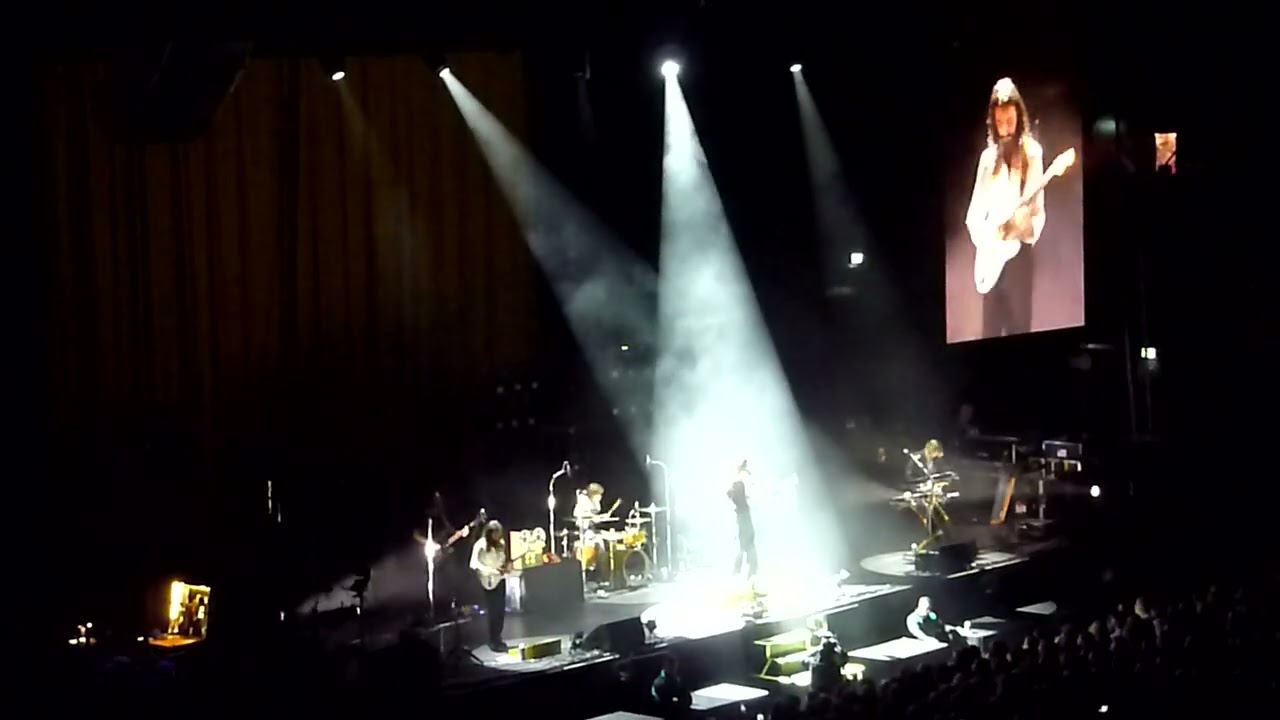 Blossoms - I Like Your Look Live @ Ziggo Dome Amsterdam - support act Inhaler (10 mei 2025)