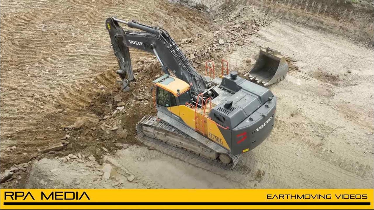 Volvo EC750E rip and load quarry operation