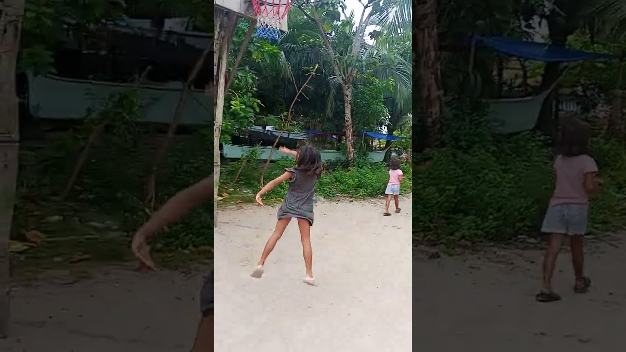 maaga pa kahit umaambon maliligo na kami sa dagat sa probinsya/luyang beach