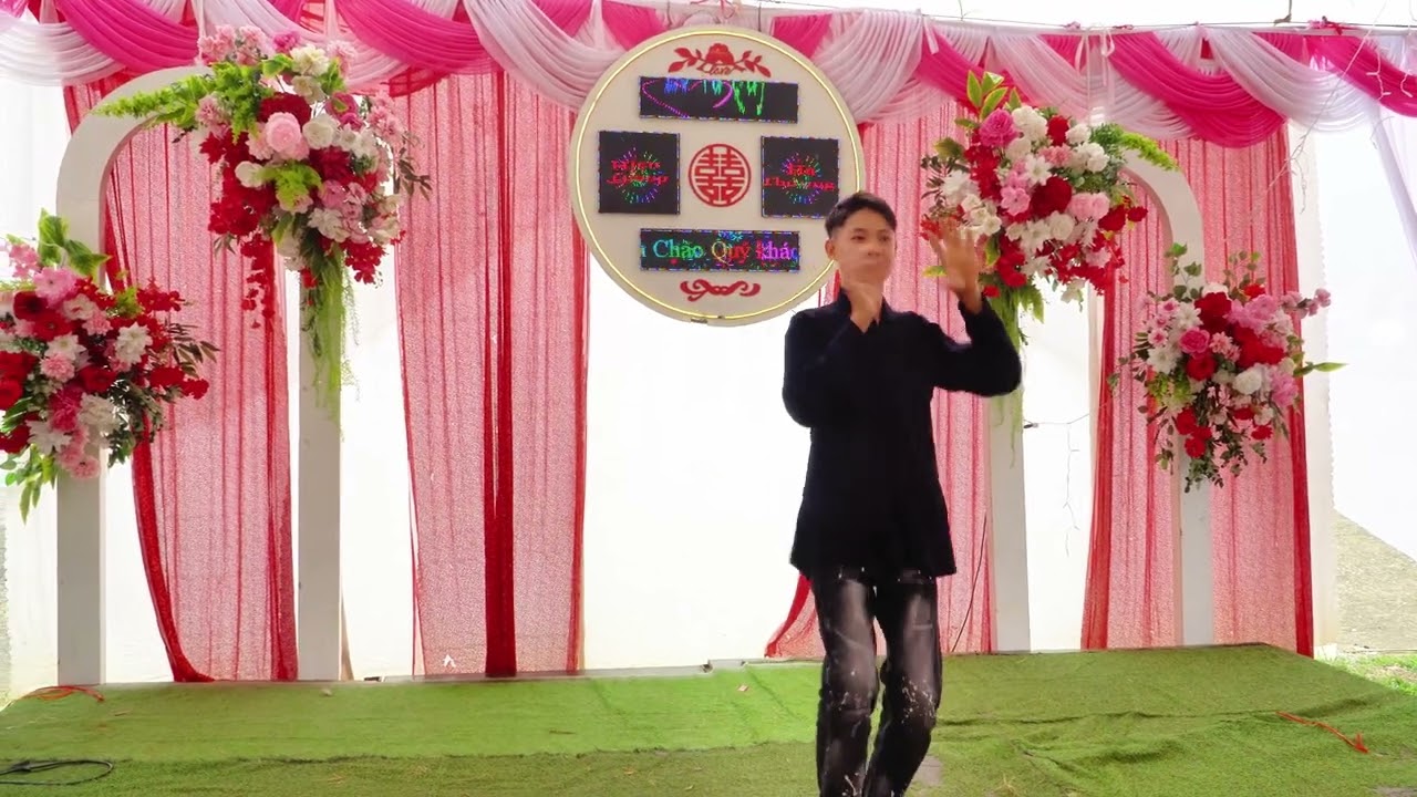 Chàng trai với điệu nhảy cô gái sầm nưa remix dẻo nhất năm 2026