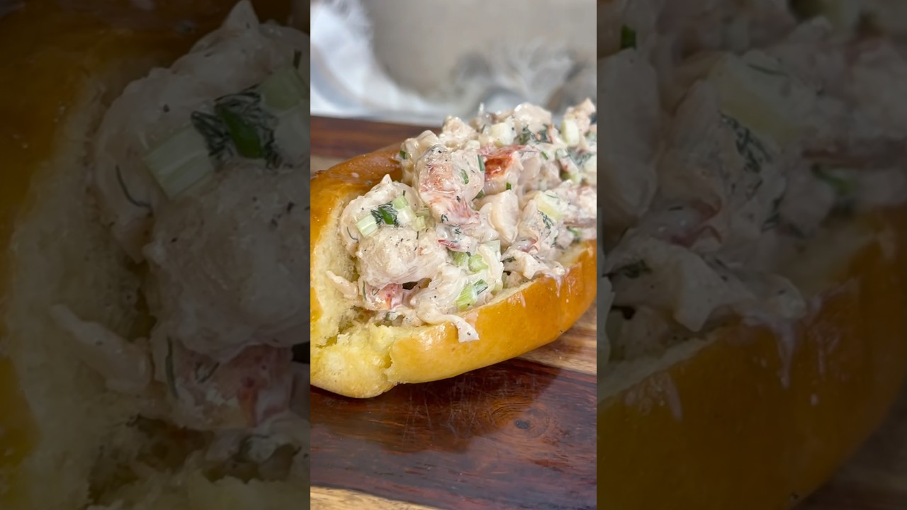 Maine Lobster Roll 🦞 #lobsterroll #shortsvideo #recipe #seafoodrecipe #lobster #cooking #ytshorts