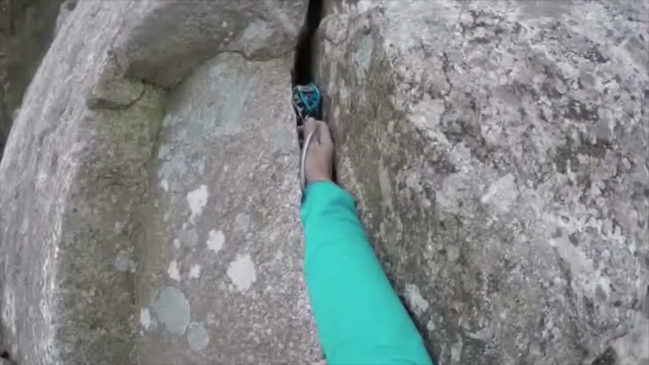climbing Joas (VS) in Dalkey quarry - Ireland