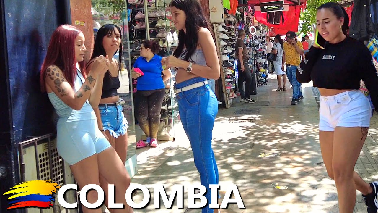 Medellin Colombia Walking Tour - El Centro, Plaza Botero, Parque Berrio 🇨🇴 2023
