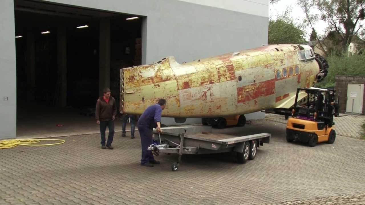 Antonov An-2 Luxembourg - restoration, transport and engine start