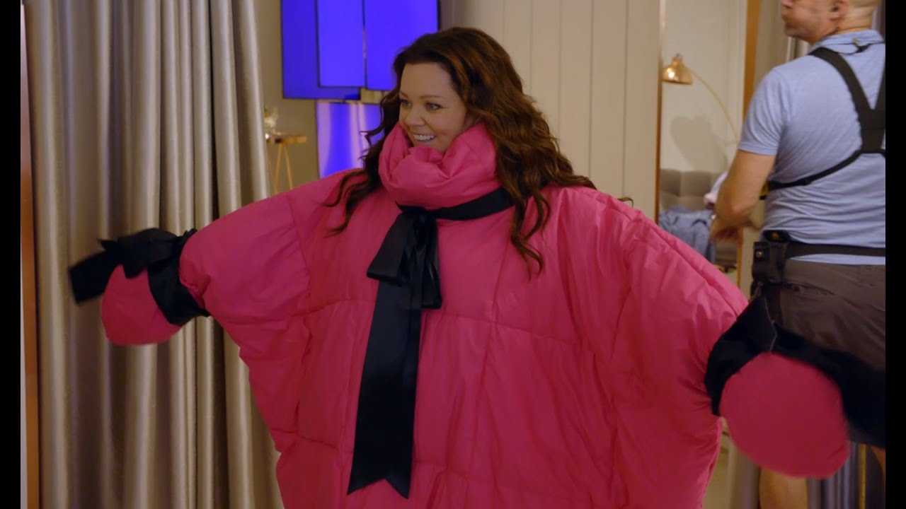 The Makeover, Fashion & Style Of Melissa McCarthy In Superintelligence | SUPERINTELLIGENCE