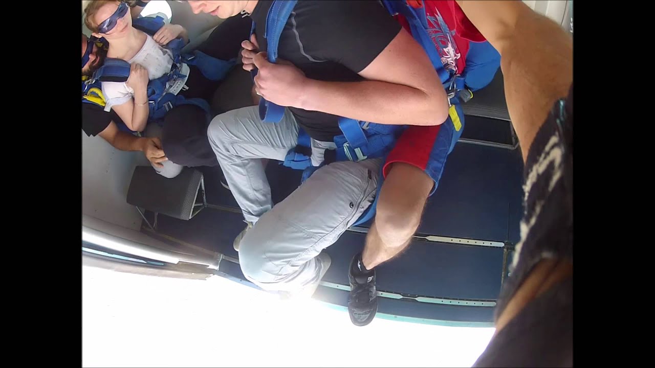 1er Saut en parachute &agrave; Chalon-Sur-Sa&ocirc;ne avec le club PARACHUTISME71
