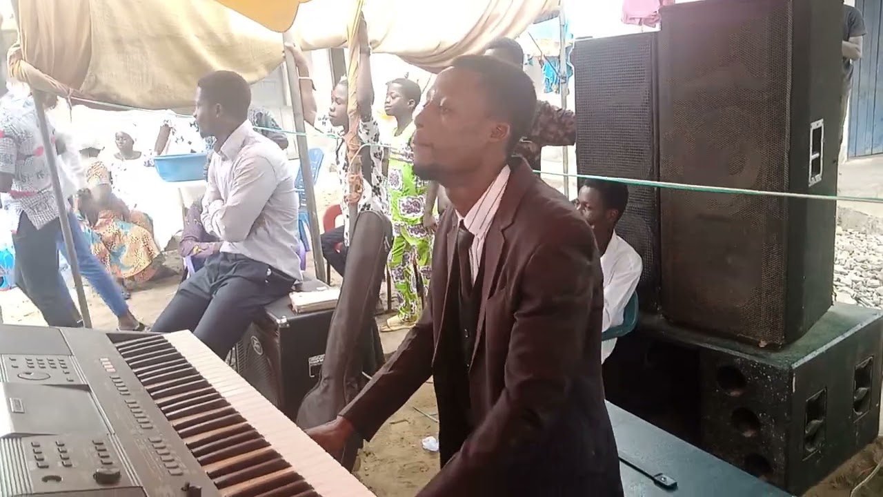 Virtuous keys jamming with the P.M.C.Band komenda @easter convention.