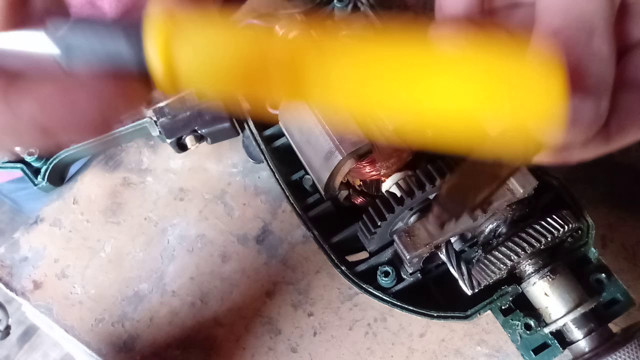 Furadeira de impacto. defeito no martelete