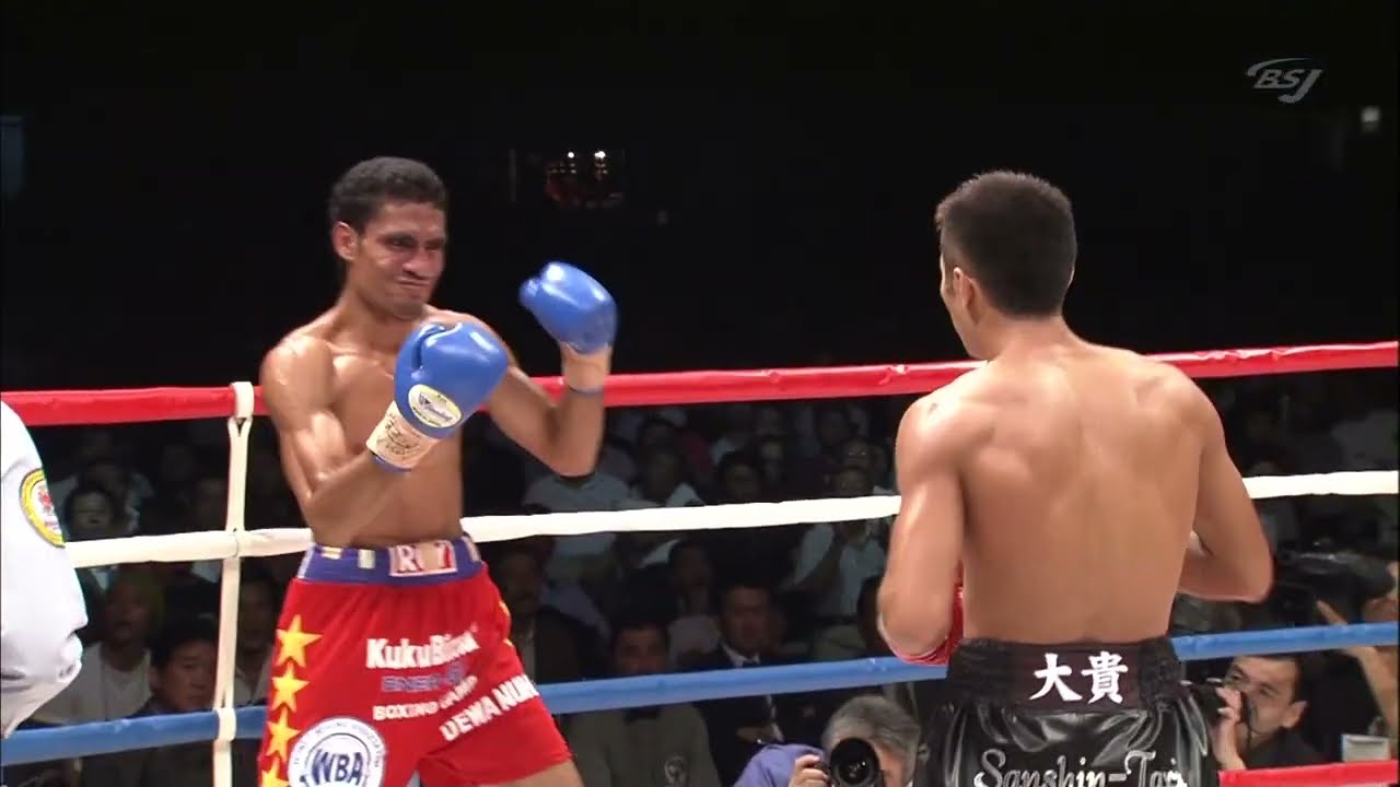 内山高志（ワタナベ） vs ロイ・ムクリス（インドネシア）　WBA世界スーパーフェザー級タイトルマッチ　Takashi Uchiyama vs Roy Mukhlis　WBA Title Fight