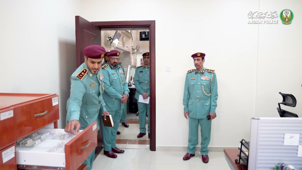 قائد عام شرطة عجمان يشيد بجهود إدارة المرور والدوريات