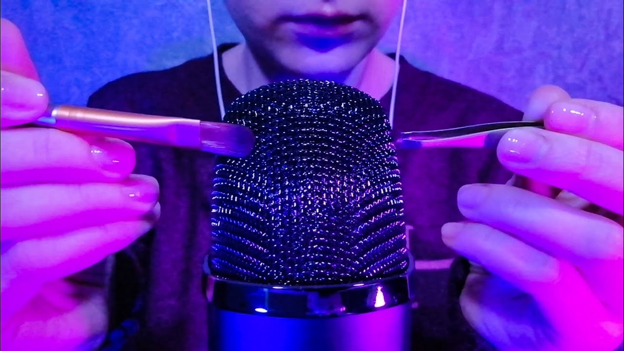ASMR Cleaning My Mic 🧹🎙️ (brushing, picking, tweezers)