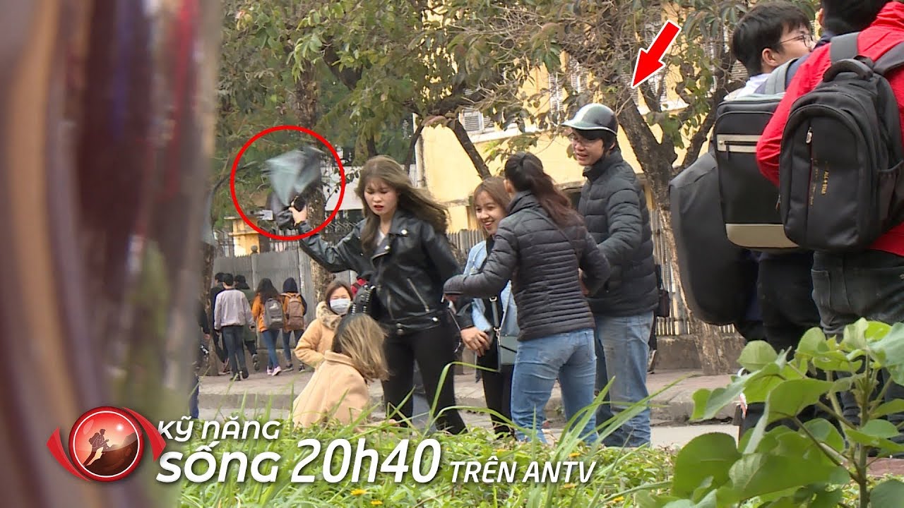 Nam sinh viên BK xả thân giải cứu nữ sinh bị đánh hội đồng | Camera giấu kín 2019 [Số 3]