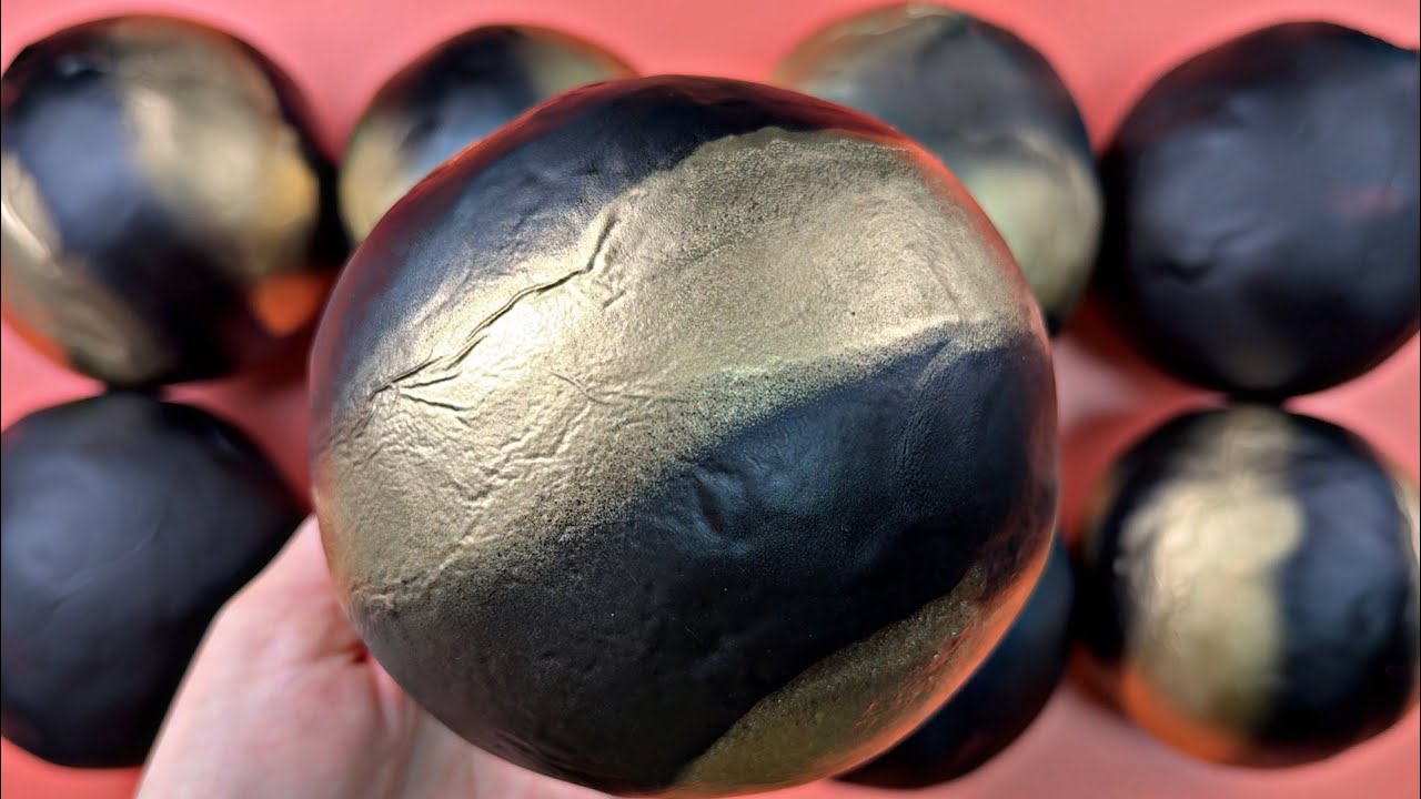 Cracking light plasticine