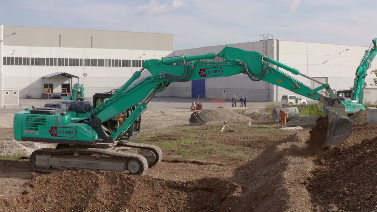 Kobelco teamwork in Italy with the SK140SRLC, SK240SN and SK350LC-11!