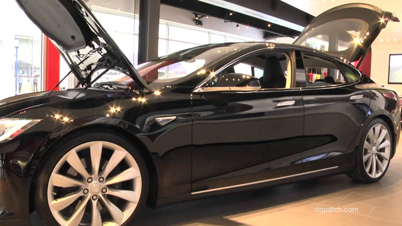 A look inside the Tesla store