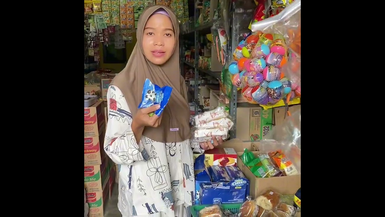 Ngebakso bareng temen dan bikin seblak cobek untuk suami