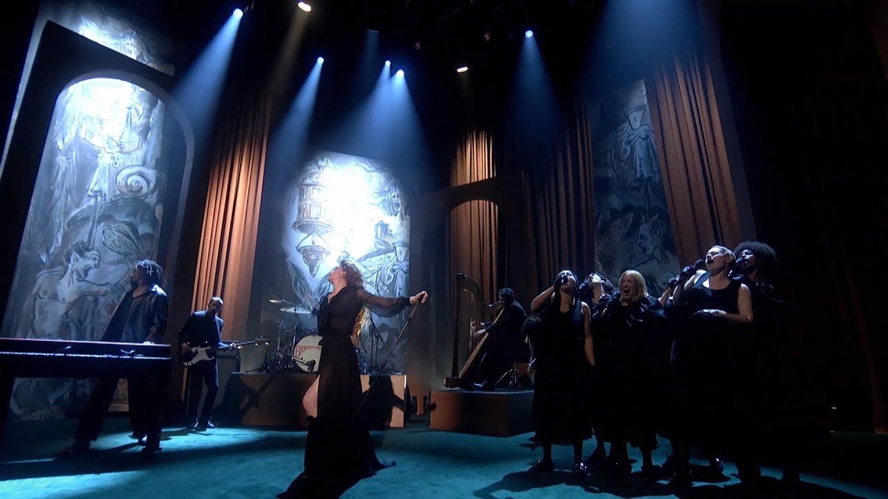 Florence + The Machine - Everybody Scream (Live on the Graham Norton Show)