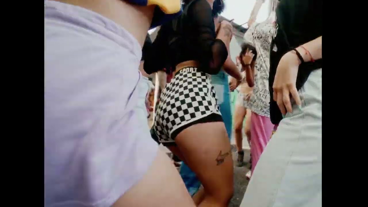 Yomil - Desqu&iacute;siame (video oficial) #trapton