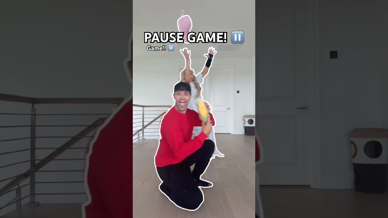 PAUSE GAME!! ⏸️👀🤩 #game #funny #couple #shorts