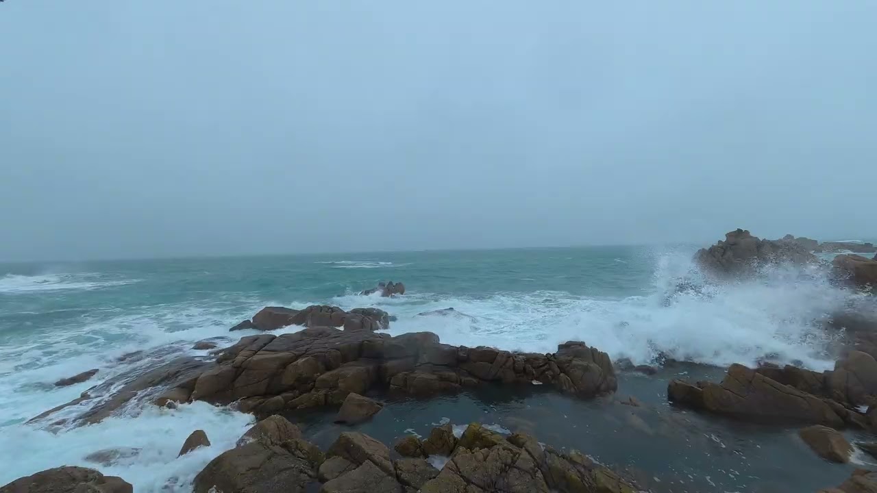 4K Rough Seas Crashing On Rocks - Intense Ocean Ambience -  Relaxation for 60 Mins - No Talking