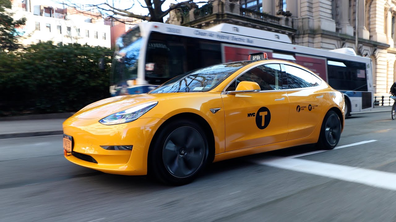 ПОЕЗДКА В ПЕРВОМ ЖЕЛТОМ ТАКСИ TESLA В НЬЮ-ЙОРКЕ!