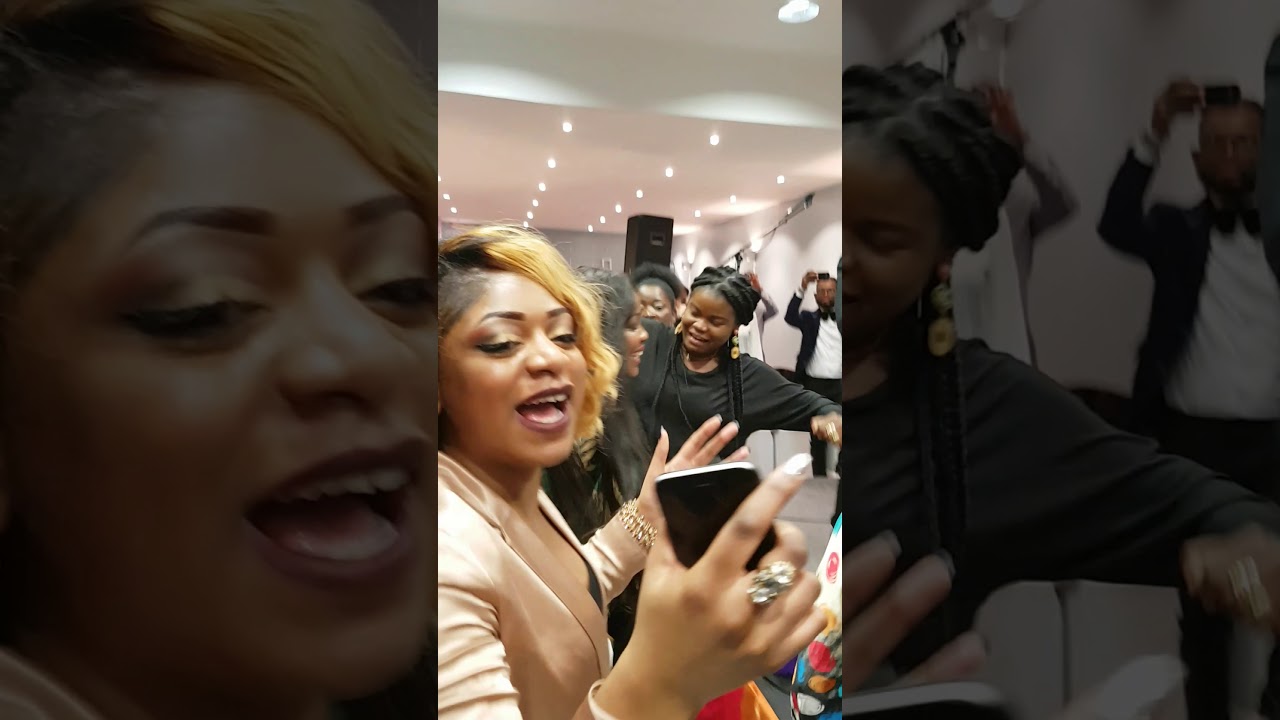 La nuit du 31/12/2017 avec les GKGD en live à l'église Cep Résurrection🙏🏾