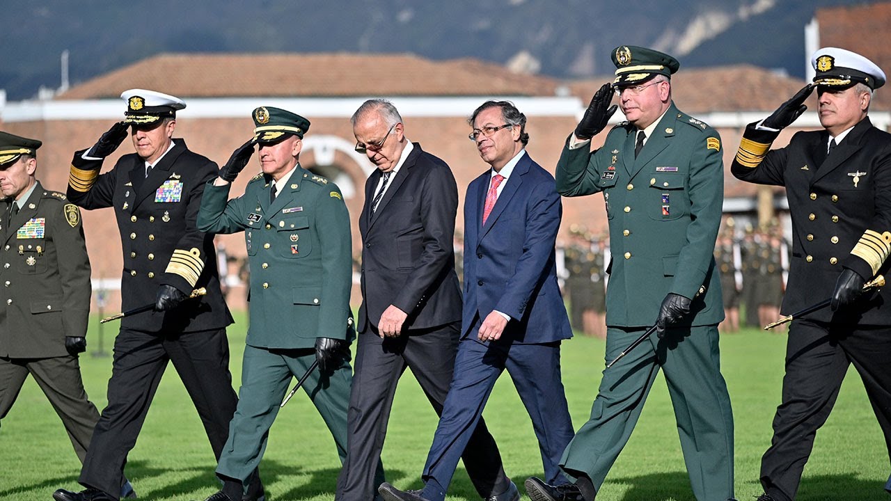 Ceremonia ascensos de oficiales generales y de insignia de Fuerzas Militares y de Policía Nacional