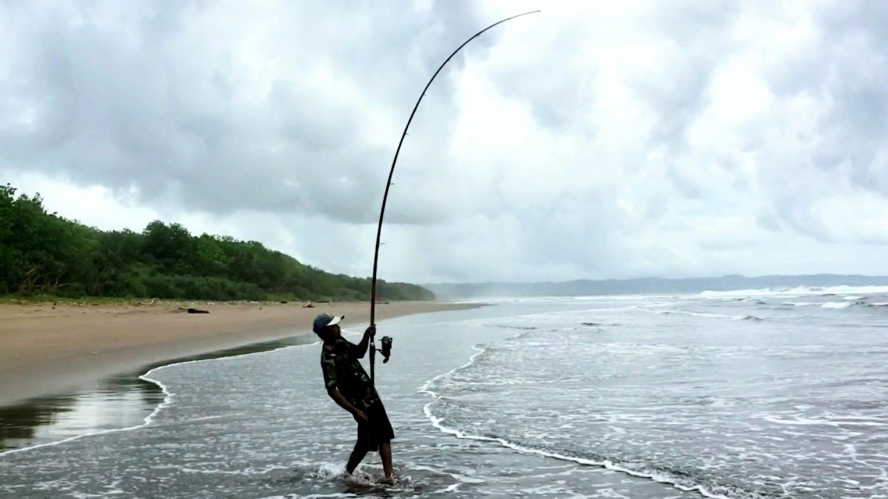 STRIKE IKAN BESAR AWAL BULAN Desember Mancing Pasiran pantai Selatan