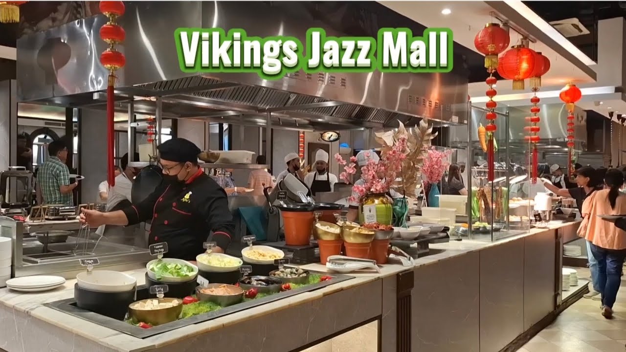 Tons of delicious food at Vikings Jazz Mall