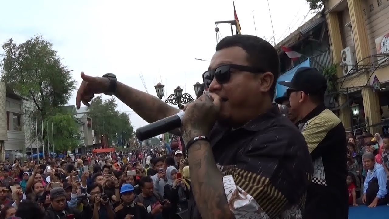 JHF Live at Malioboro - Jogja Istimewa - Jogja Batik Parade (Batik To The Moon)