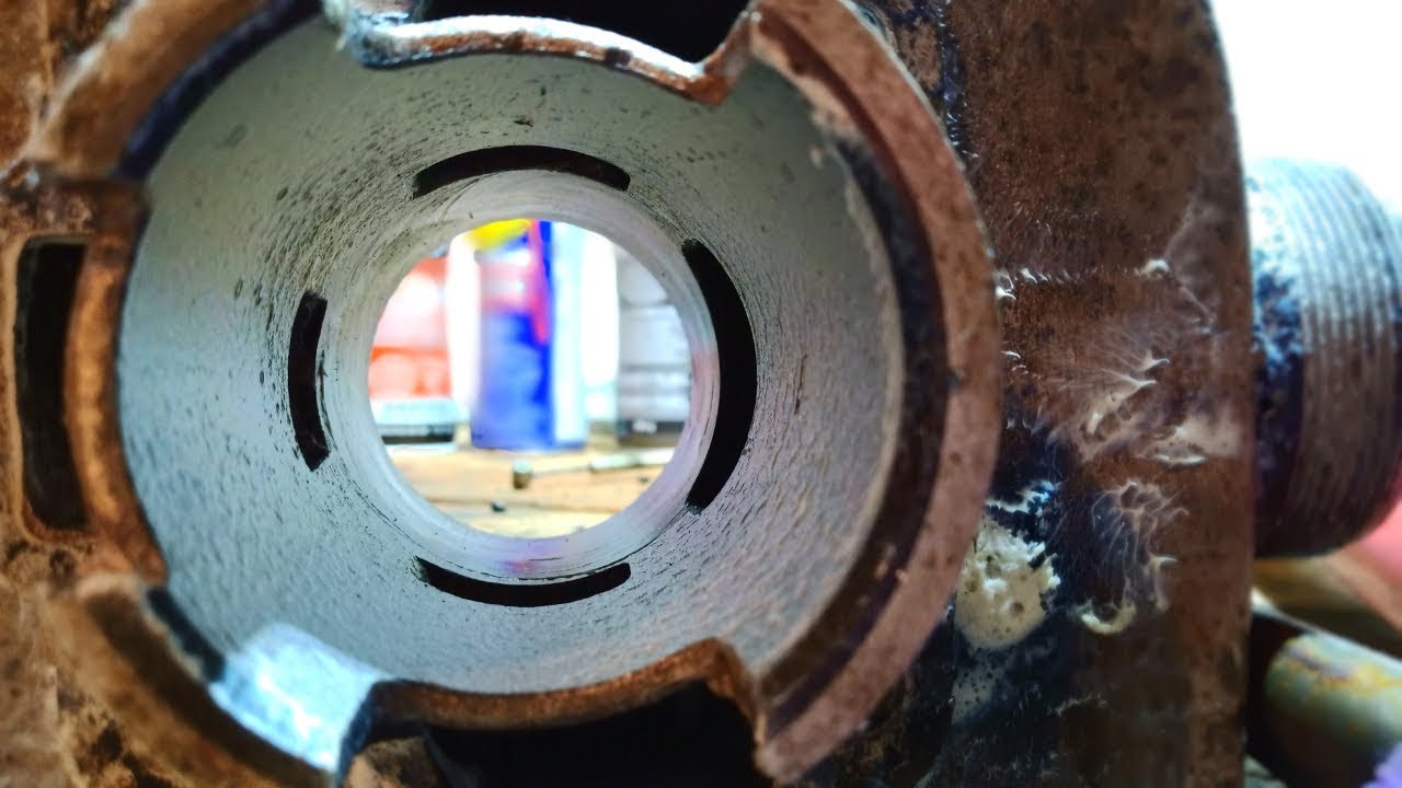 Comment Décoller un Piston de 50 ans !