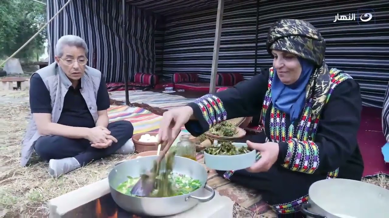 السيدة فريال تفاجئ محمود سعد بـ عشبة 