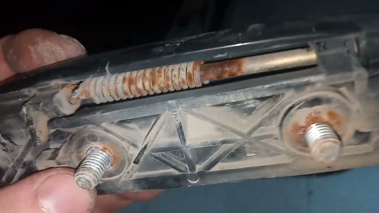 door handle replacement for Suzuki celerio alto تغيير مقبض الباب سوزوكي سيليريو
