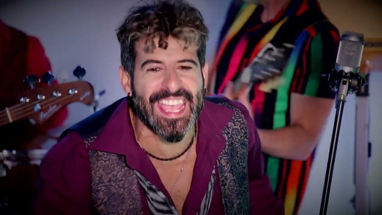 INVISIBLES - Baila (Videoclip Oficial)