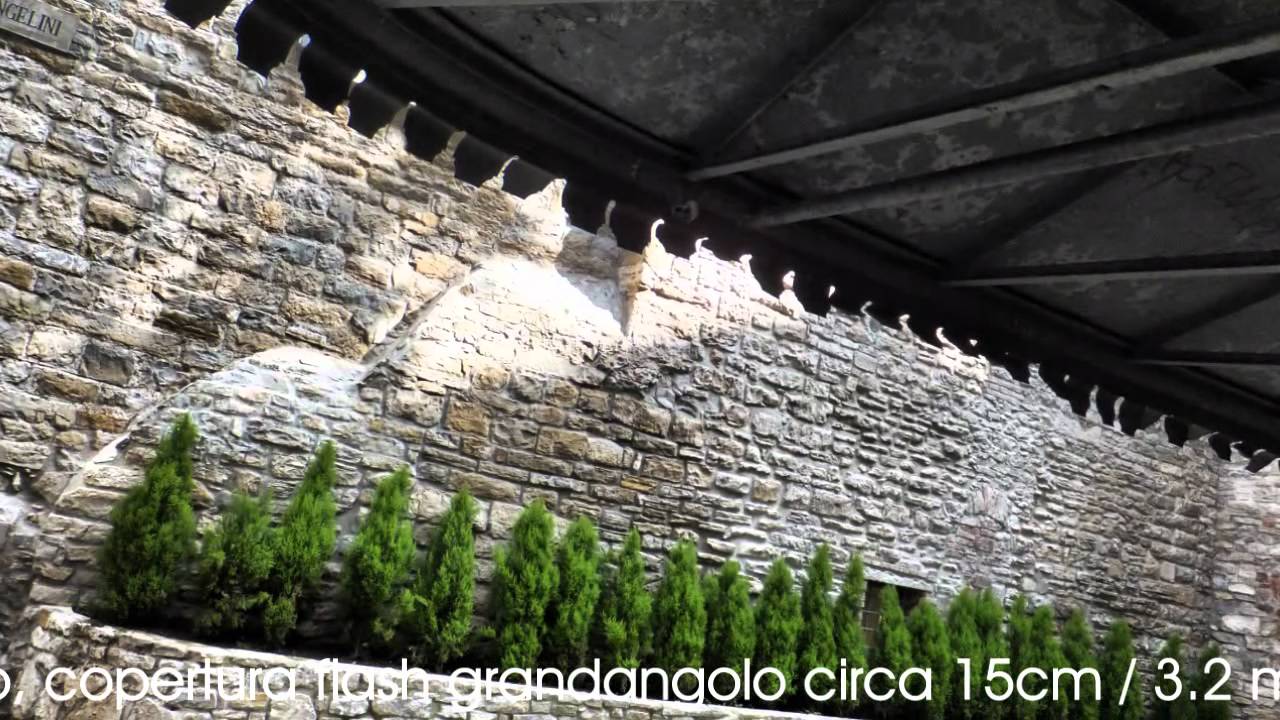 Fujifilm FinePix F550EXR. Tutorial by TuttiFotografi magazine.