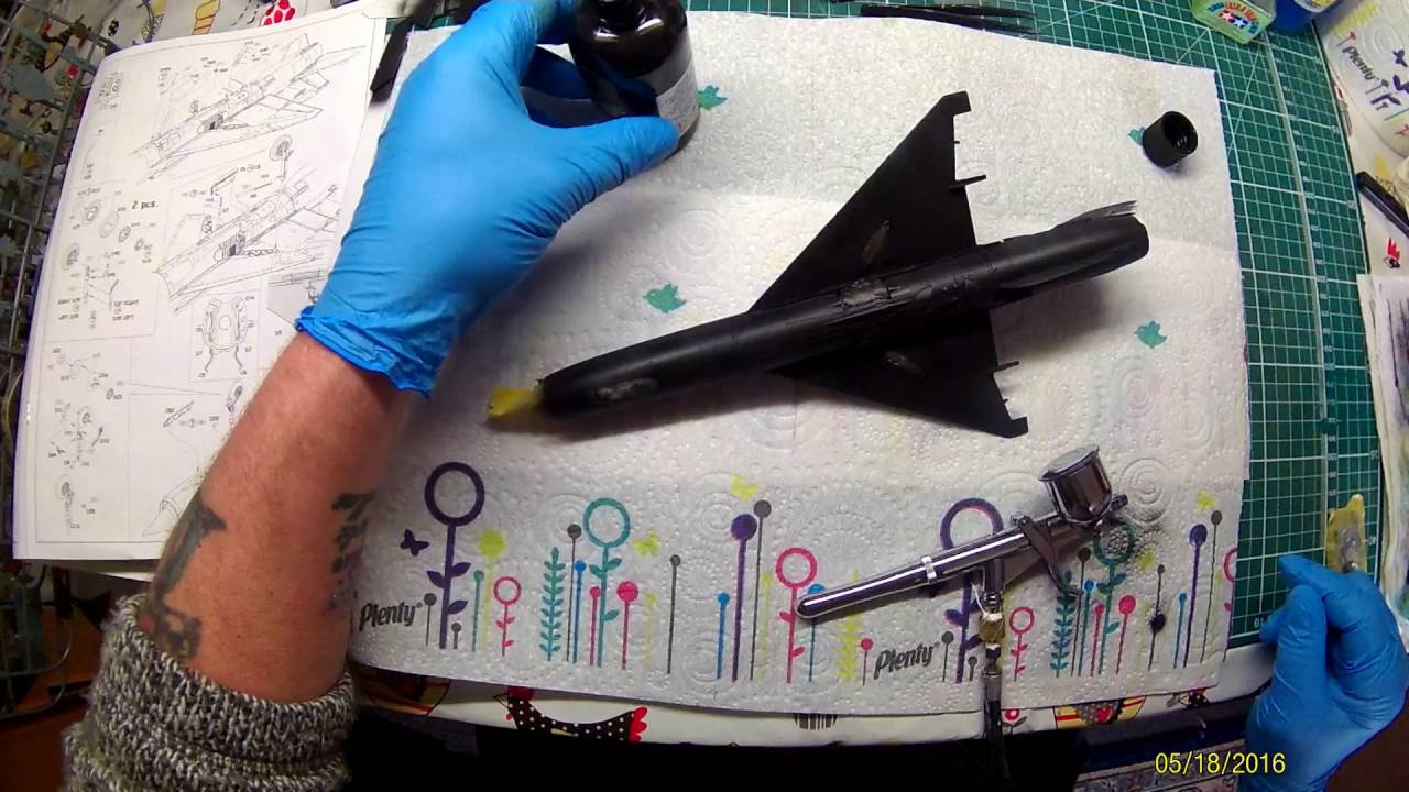How to Airbrush Alclad Gloss Black Base