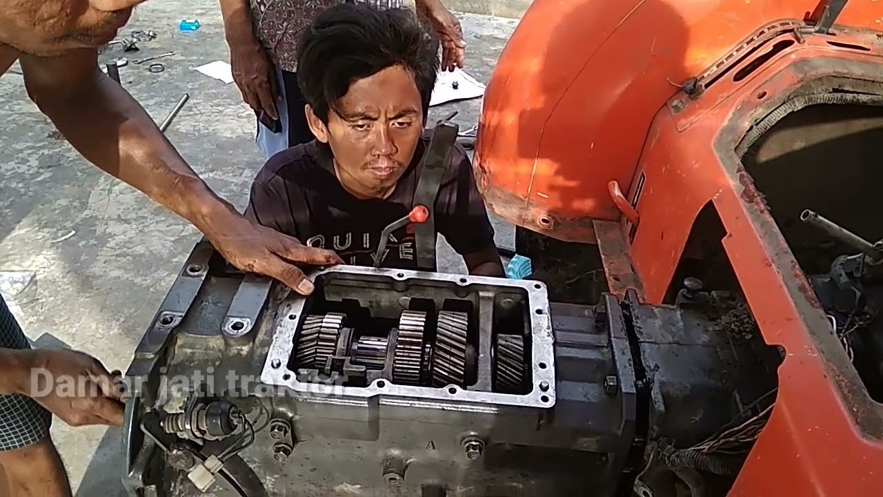 Perawatan Traktor Kubota L4018 ganti Bearing!!