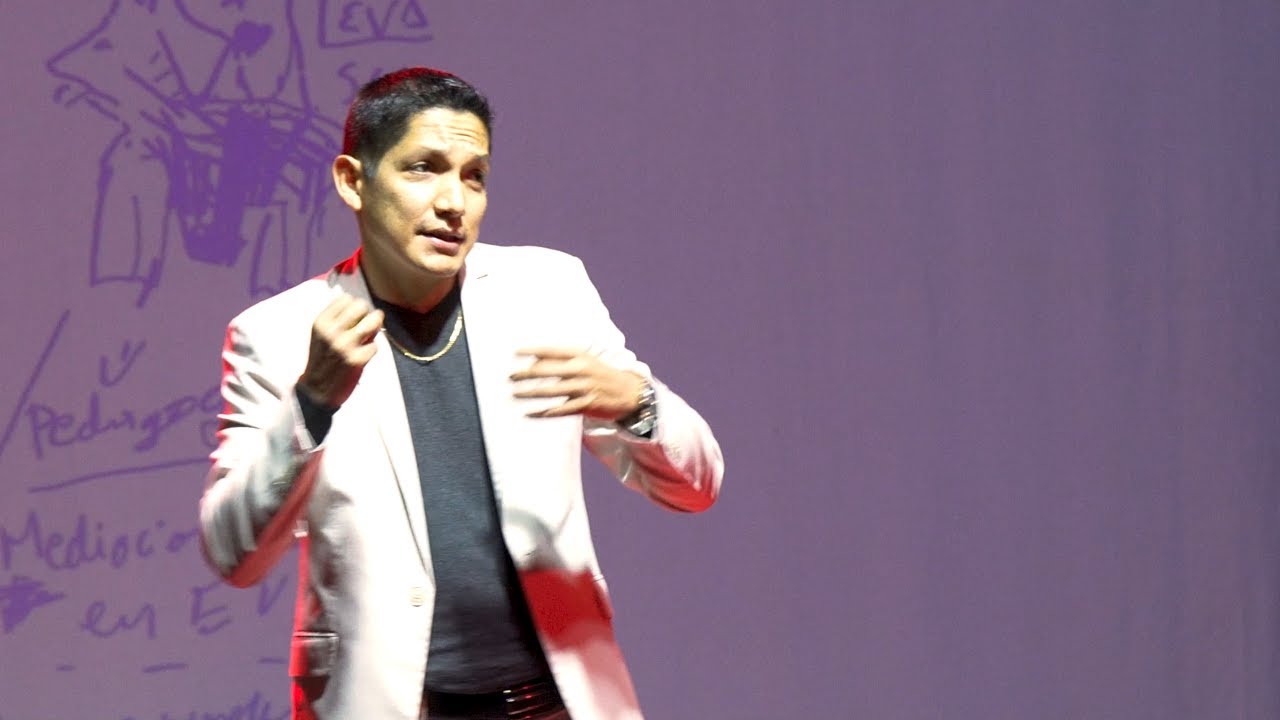 Otra mirada a la educación virtual | WLADIMIR PAREDES | TEDxISMAC