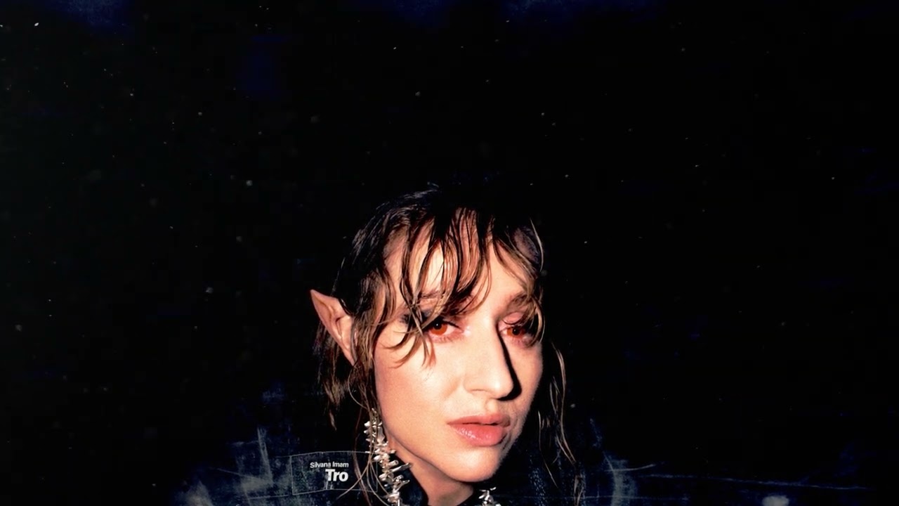 Hundra (Lyric Video)